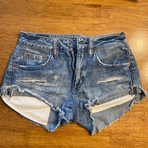 *** SOLD****American Eagle Hi-Rise Festival Shorts